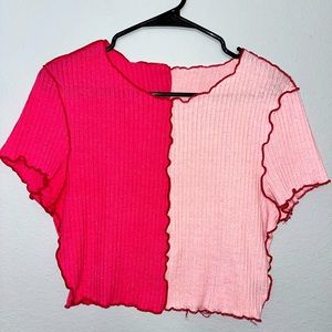 Color blocked crop top with ribbed design.